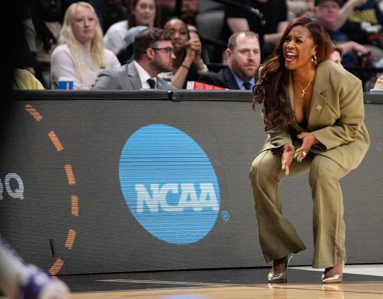 InsideNDSports: Notre Dame Fighting Irish Football & Basketball Recruiting